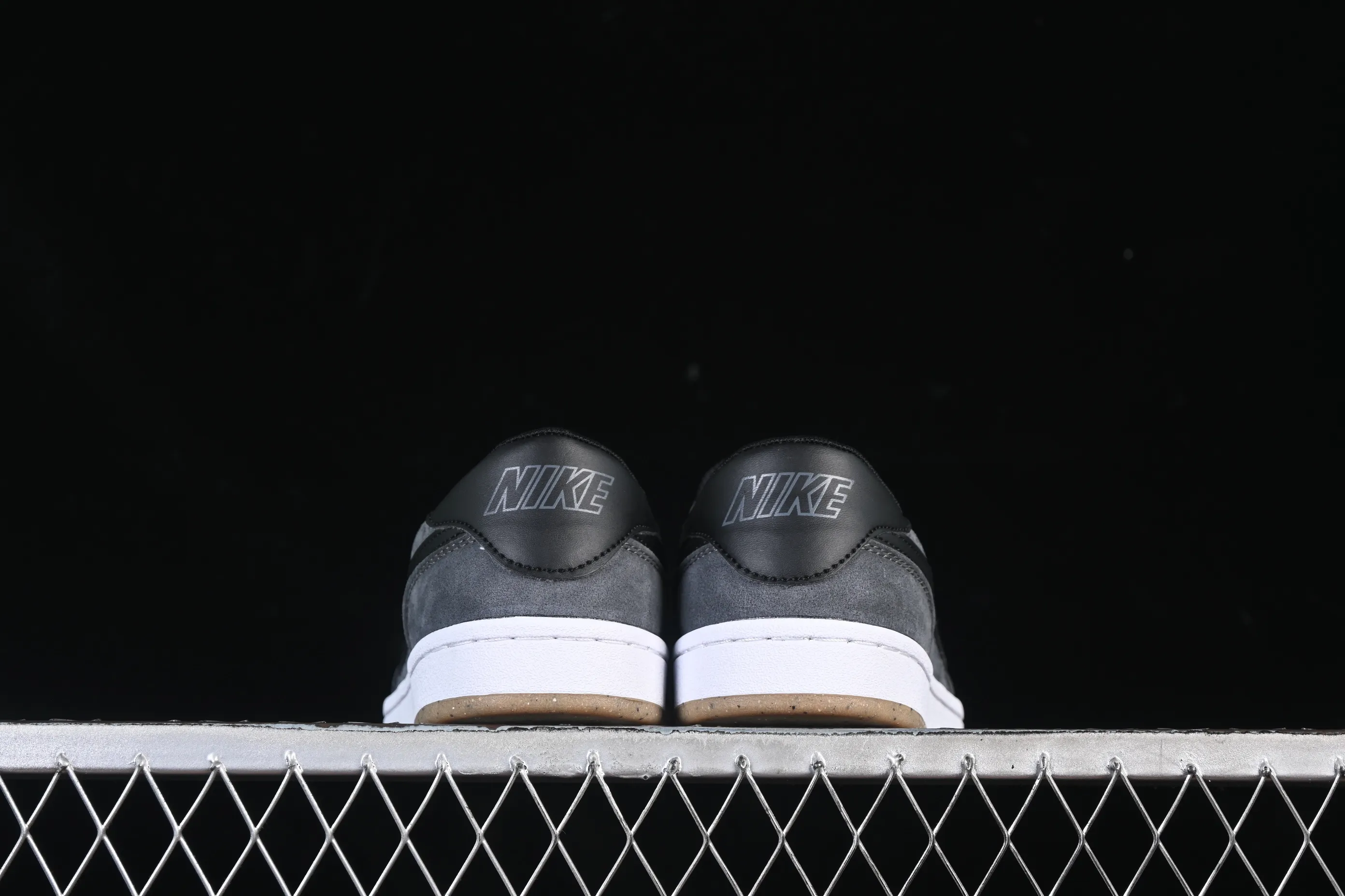 All categories Nk SB Dunk series Nike SB Fc Classic campus sneakers Nike SB Fc Classic Nike autumn and winter campus casual sneakers 909096-003